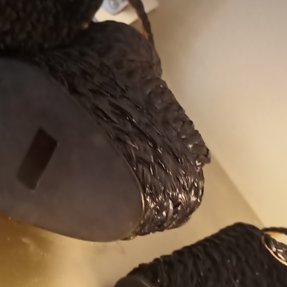 Brand new gorgeous Dolce and Gabbana wedges - Picture 5 of 7